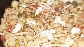 Cheesy macroni (homemade)