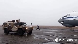 Киргизский воинский контингент вылетел с российской военной базы Кант