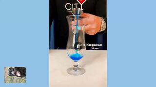 Красивый коктейль для гостей.