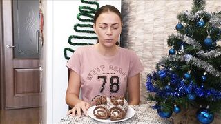 Шоколадный Бисквитный Рулет с Масляным Кремом и Шишками на Снегу