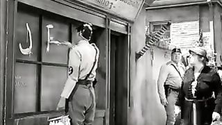 Charlie Chaplin - The Great Dictator - Totter Dance - HD_low.