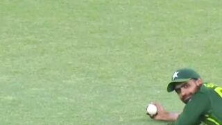 Babar Azam Excellent 1 Handed Catch #shorts #cricket #babarazam