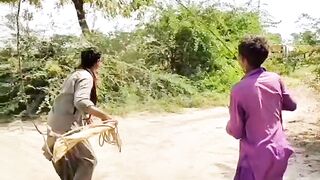 Jungle me Achanak Ek Shekar phansga