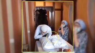 Indonesia in Azan miracle viral video| Azan ka mojza.