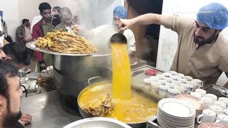 Afghan Pathaan Selling Peshawari Yakhni Soup Rs. 40 Only! Pakistani Street Drink Chicken Yakhni Soup