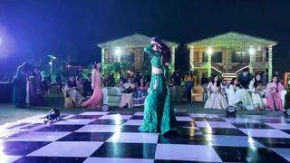 Sister solo dance Sangeet Choreography Vidhi BhatiaTere Bina Girls like you Nachdi Phira