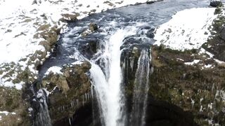 Very relaxing and satisfying waterfall scenes and so relaxing music