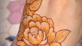 Henna tattoo
