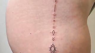 She got butt side tatoo