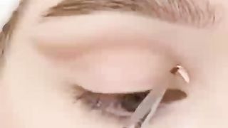 Eyes make up