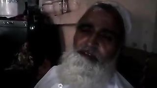 counting in very funny style by old man (you dont control your laugh)