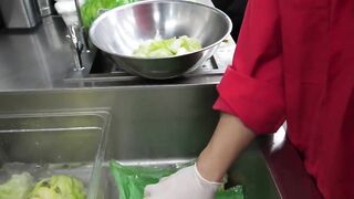 UFO Burger! that eat without spilling korean street food