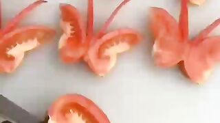 Как за пару секунд с помидор сделать бабочку