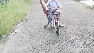 Kecil kecil Udah Goncengin Cewek Cantik