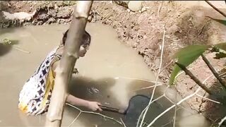 Teteh Terciduk Sedang Lakukan Ini