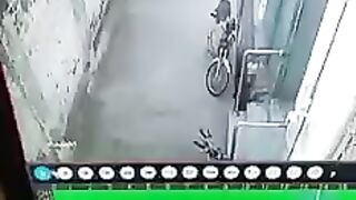 Punjab police chase a person funny idea to escape