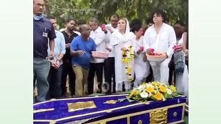 Rakhi Sawant Lost Her mother