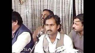 Sochta ho k wo kitni magror ha