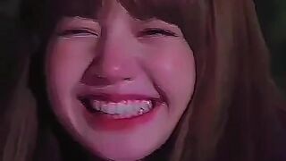 Lisa look so sad ????