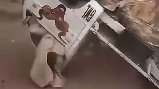 ایسا ڈرائیور آپ نے پہلے کبھی نہیں دیکھا ہو گا-ل