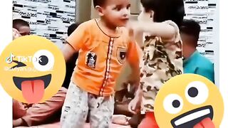 Ine donon ko Dekho