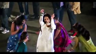 Gippy Grewal and Neeru Bajwa Love Scene _ HD Clip(480P).