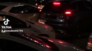 Petrol pumps py awami silab...  Malik na Kya Kiya dekhen..