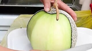 shorts_-_Melon_Cutting_Master___Korean_Street_Food.