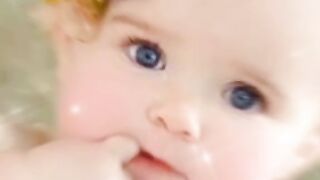 Cute baby ????