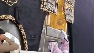 "سبحان الله والحمد لله ولا إله إلا الله والله اكبر"