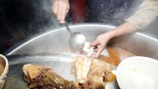 Lahori Paye Bong | Lahore Street Food