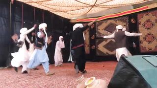 Balochi jhumar baloch bahio ny kmal kr dia