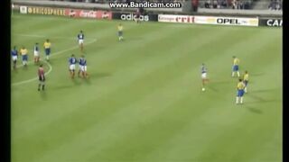 Roberto Carlos amazing free kick for Brazil