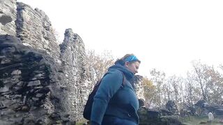 Здесь жили люди ростом 220 см и, вероятно, под Лоо прячется древняя, затерянная