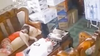 Di Datangi Pria Bejat! Lihat Yang Di Alami Wanita Ini Saat Sedang Tidur