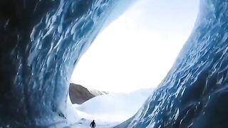Чудесные ледяные пещеры !