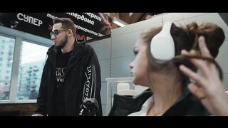 Клевый клип от Coffi Channel на 3 000 000 подписчиков.