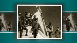 Осенью 1942 года солдаты Красной армии освобождали вершину Эльбруса от немцев