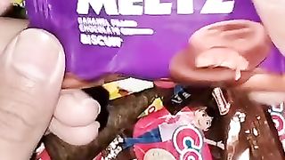 Chocolate biscuits and yamms mixing vedio COCOMO chocolate q