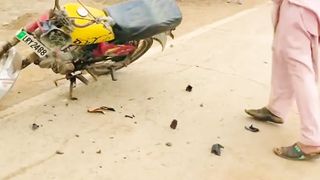 Petrol mehnga hone ki wajah se motorcycle tor diya