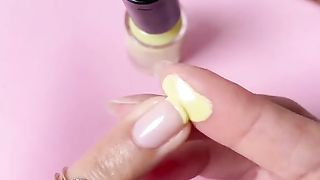 yellow nailpaint