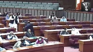 Whole PDM is ready to Run from Pakistan if some thing happens ? | Junaid Akram |