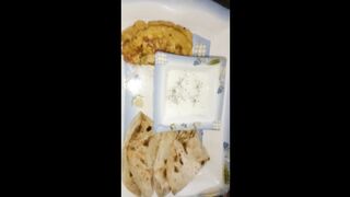 Aloo andy se bana special Omlate dahi aur chapati k sath
