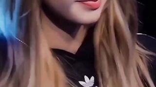 lisa look so pretty