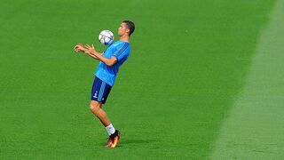 Cristiano Ronaldo Skills - Tricks Freestyle in Training - JackieMT