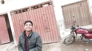my first Vlog| Mujhe khilao vlog!!!