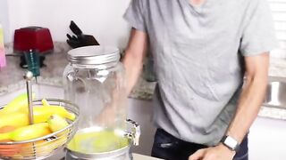 Who like orange juice?