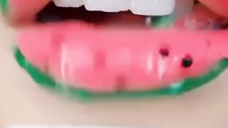 Eating video with satisfying sounds ASMR