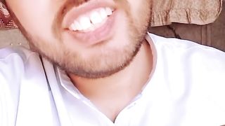 Asi sardi hay k suraj bhi duhai mangay.