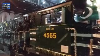 6DN Green Line Express Train Restore with New Chinses Coaches